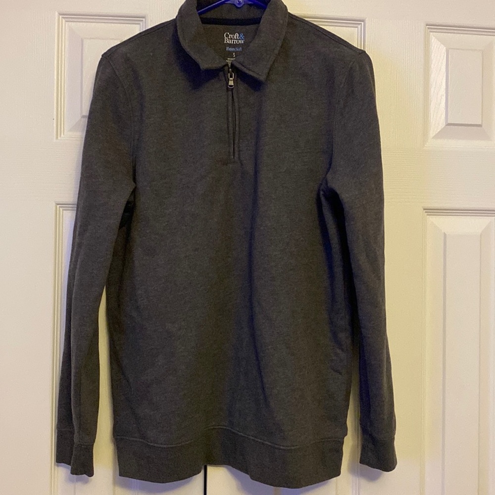 Croft & Barrow men pull over sweatshirt/ sweater size S in new condition